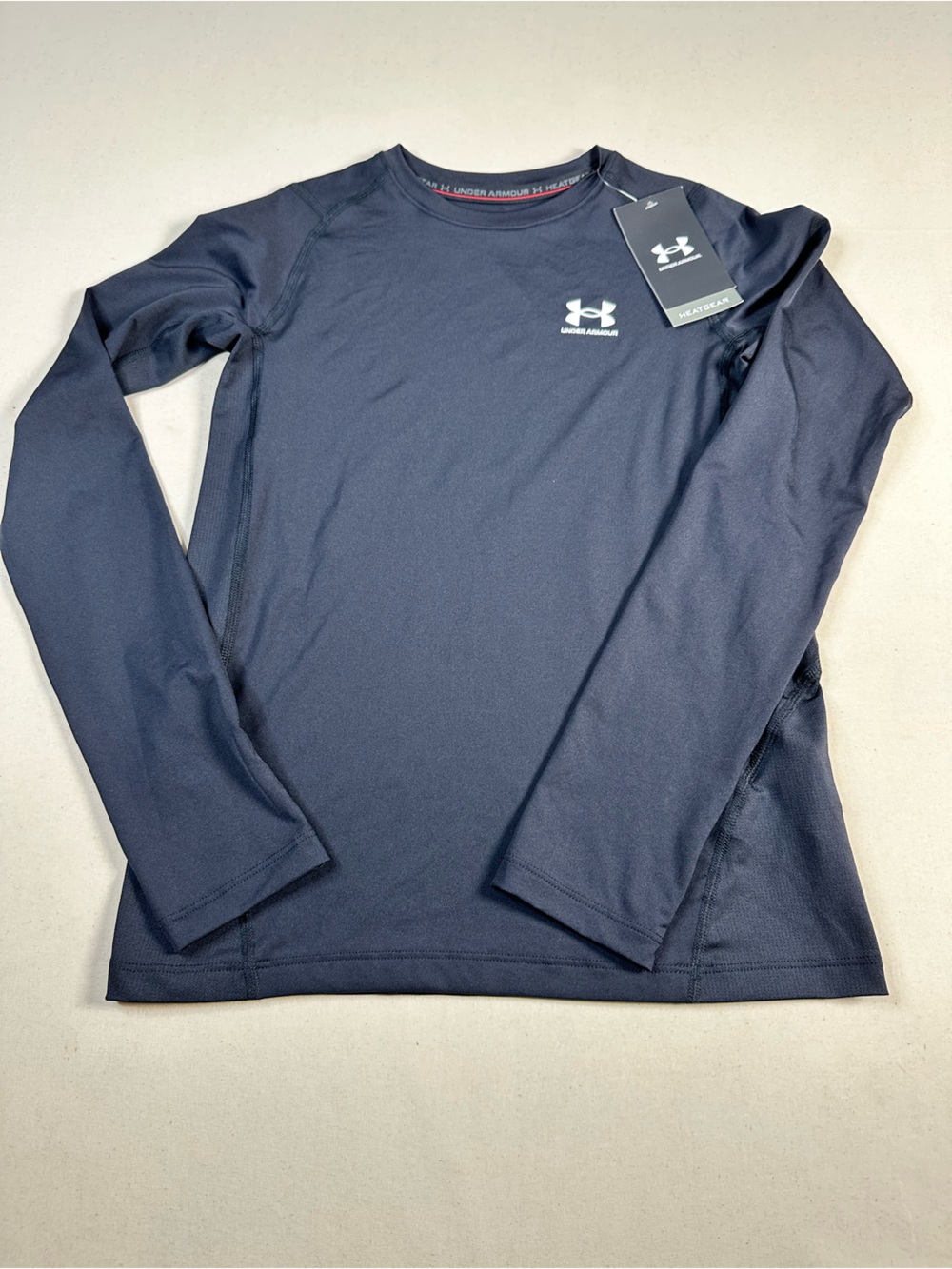 Under Armour Boys Large black Long Sleeve HeatGear Tee